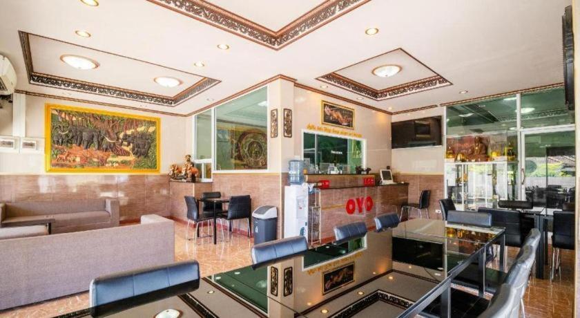 Oyo 836 Pk Residence Sattahip Exteriör bild