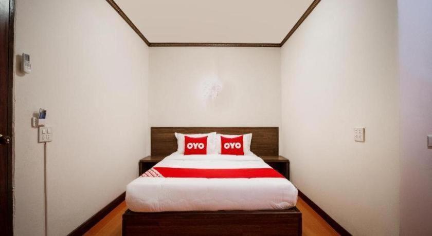 Oyo 836 Pk Residence Sattahip Exteriör bild