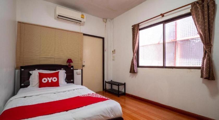 Oyo 836 Pk Residence Sattahip Exteriör bild